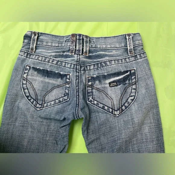 LOW RISE MISS SIXTY YK2 VINTAGE BLUE JEANS ,DISTRESS WITH EMBROILED POCKETS 24 - Picture 1 of 16